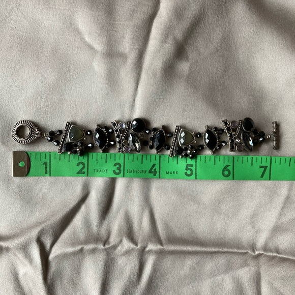 Pretty black tone stone artisan bracelet - Picture 4 of 7